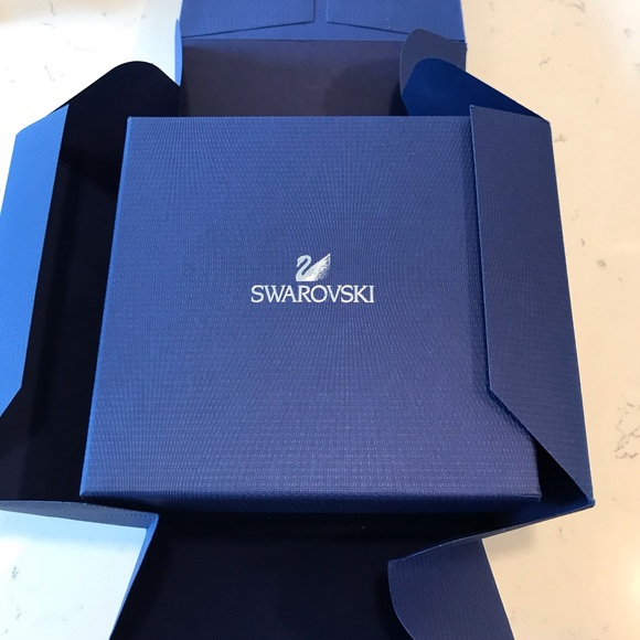 Swarovski Santa it’s bell and gift are detached from Santa - Picture 4 of 5